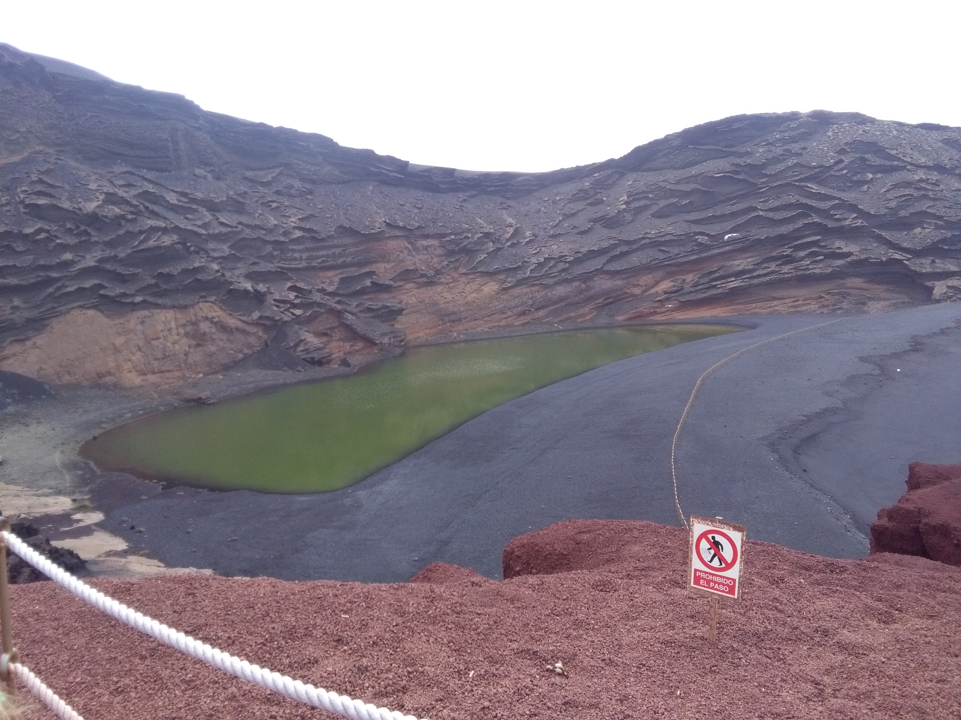El Golfo groen meer aan zee - Lanzarote lagune