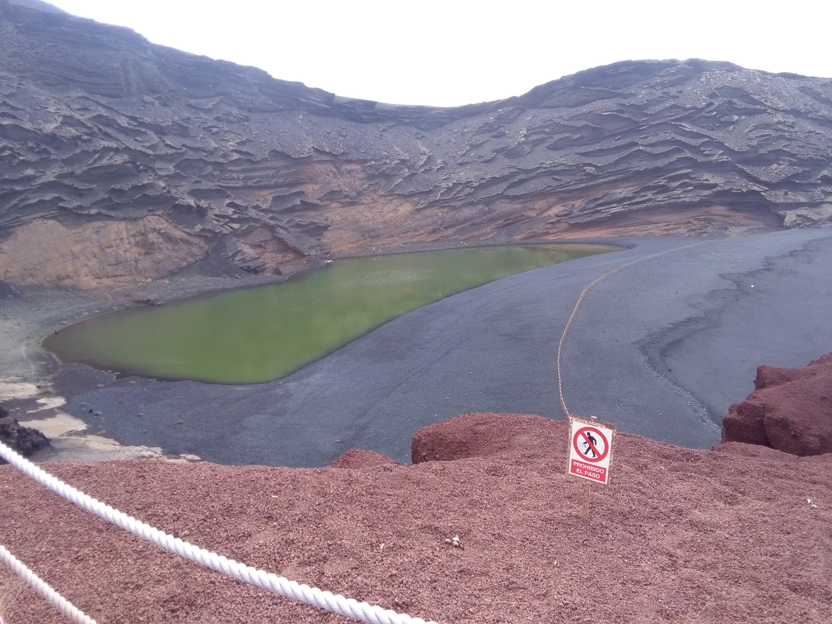 El Golfo groen meer aan zee - Lanzarote lagune