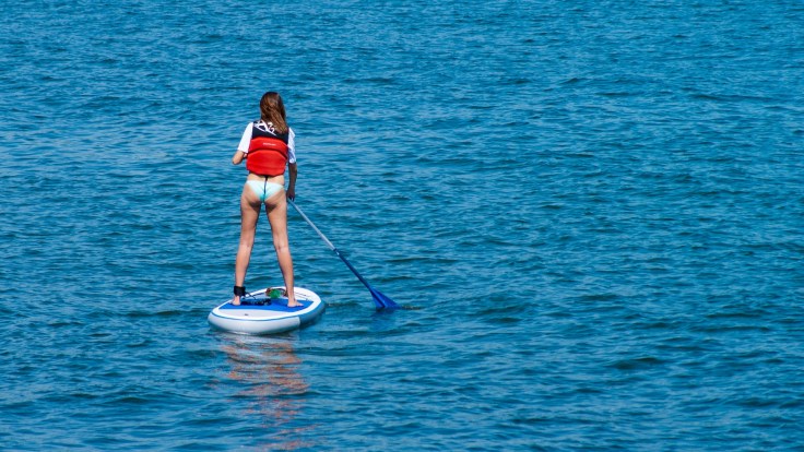 stand-up-paddle-suppen-op-vakantie-in-spanje