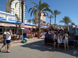 de-markt-op-zondag-in-de-haven-van-estepona-vakantie-costa-del-sol-44