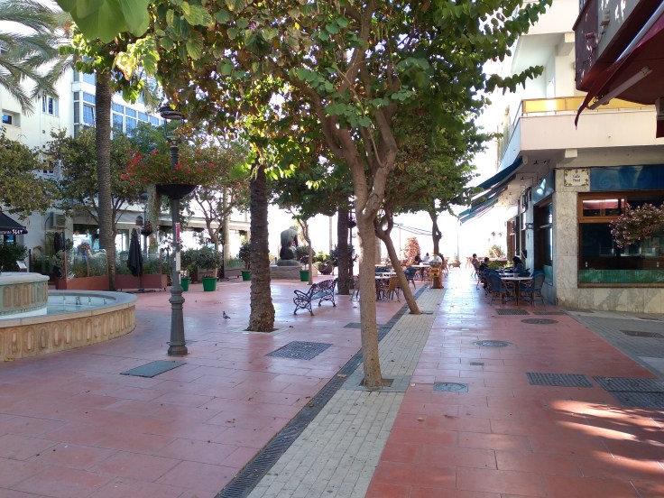 leuke-straatjes-in-estepona-met-veel-bloemen-vakantie-costa-del-sol-2-1