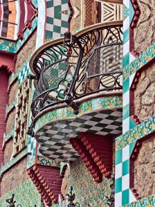 gaudi mozaiek in de stad - vakantie spanje